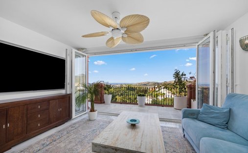 Apartment in Benahavis, Andalusia, Spain 1