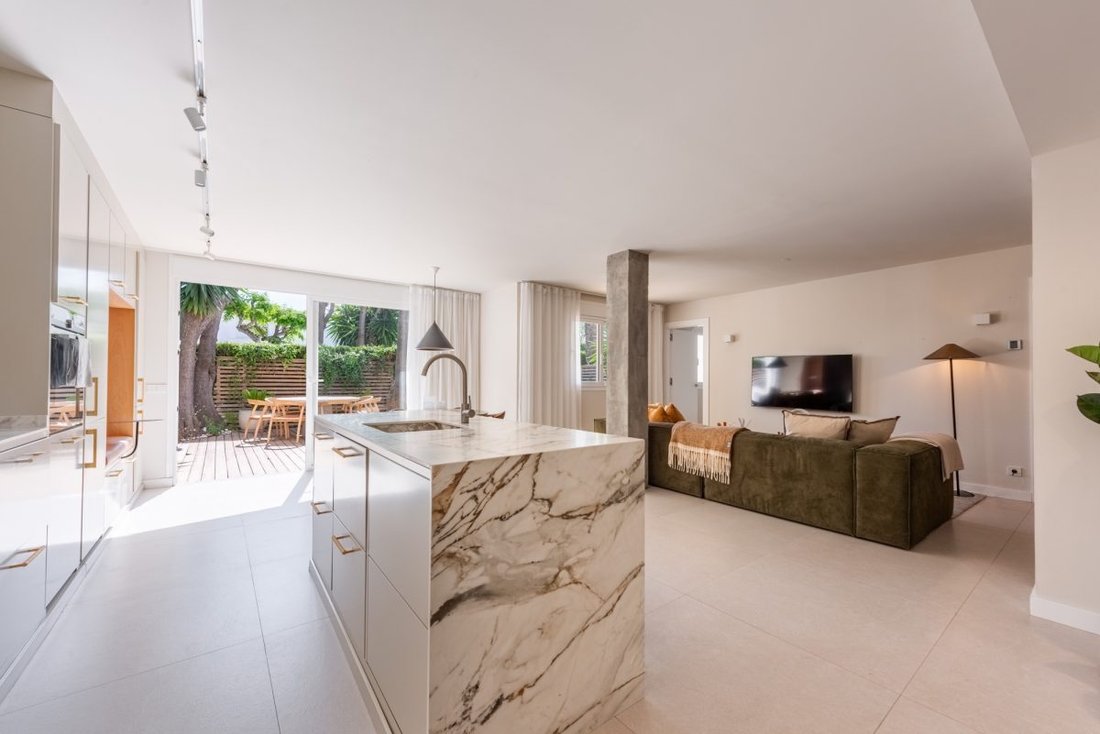 Apartment in Puerto Banus, Marbella, Spain 2 - 18862545