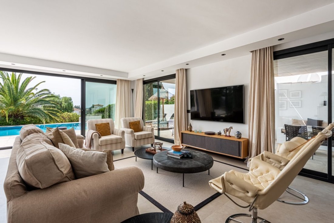 Villa in Elviria-Cabopino, Marbella, Spain 5 - 18859861
