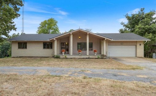 House in Maysville, Arkansas, United States 1