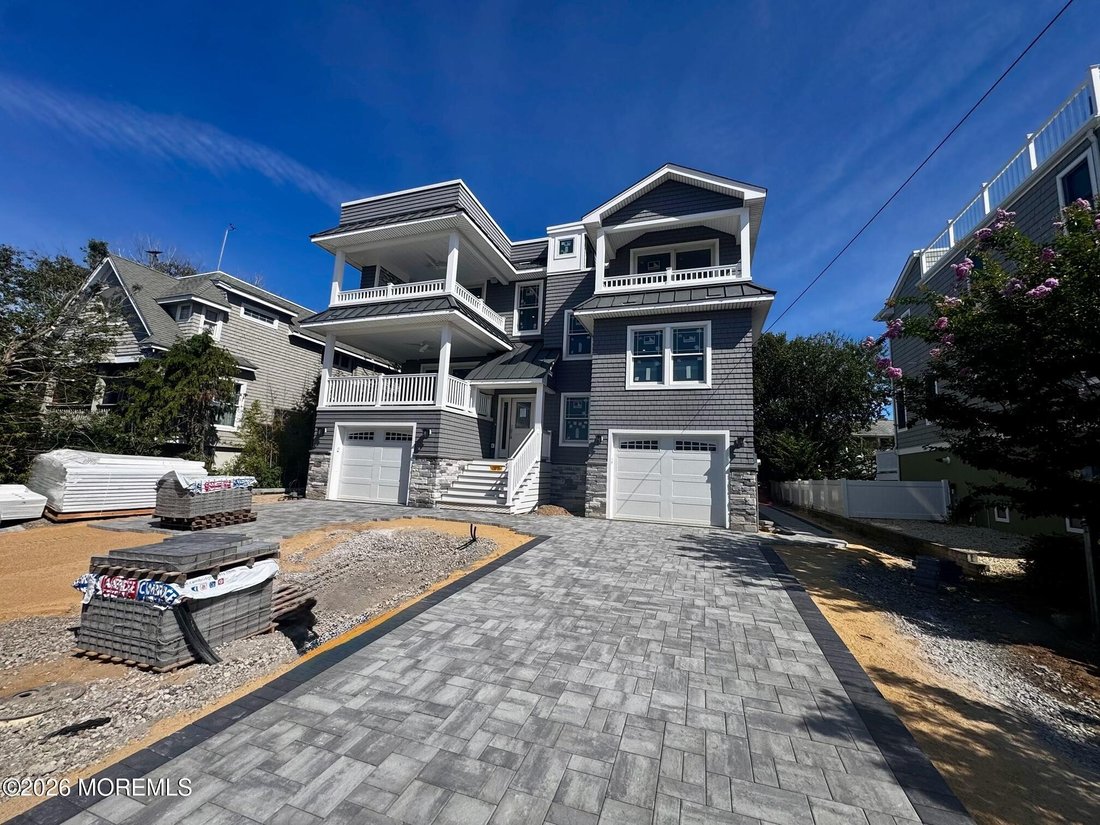 House in Ship Bottom, New Jersey, United States 3 - 18567008