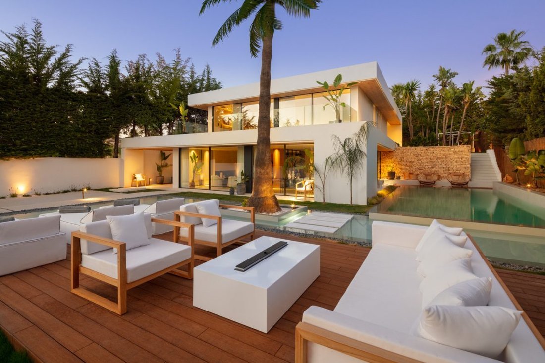 Villa in Puerto Banus, Marbella, Spain 1 - 18867499
