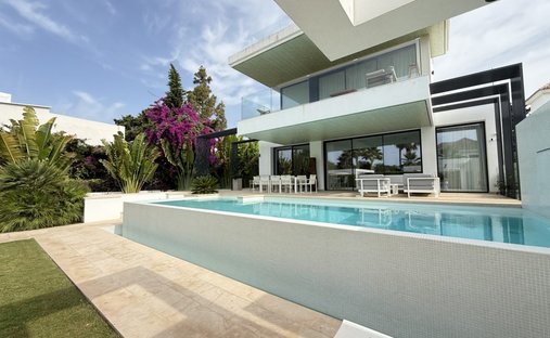 Villa in Estepona, Andalusia, Spain 1