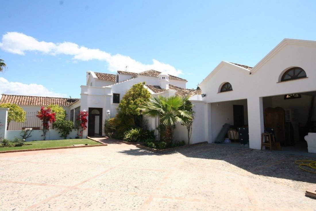 Villa a Guadalmina Baja, San Pedro de Alcántara, Spagna 1 - 18864212