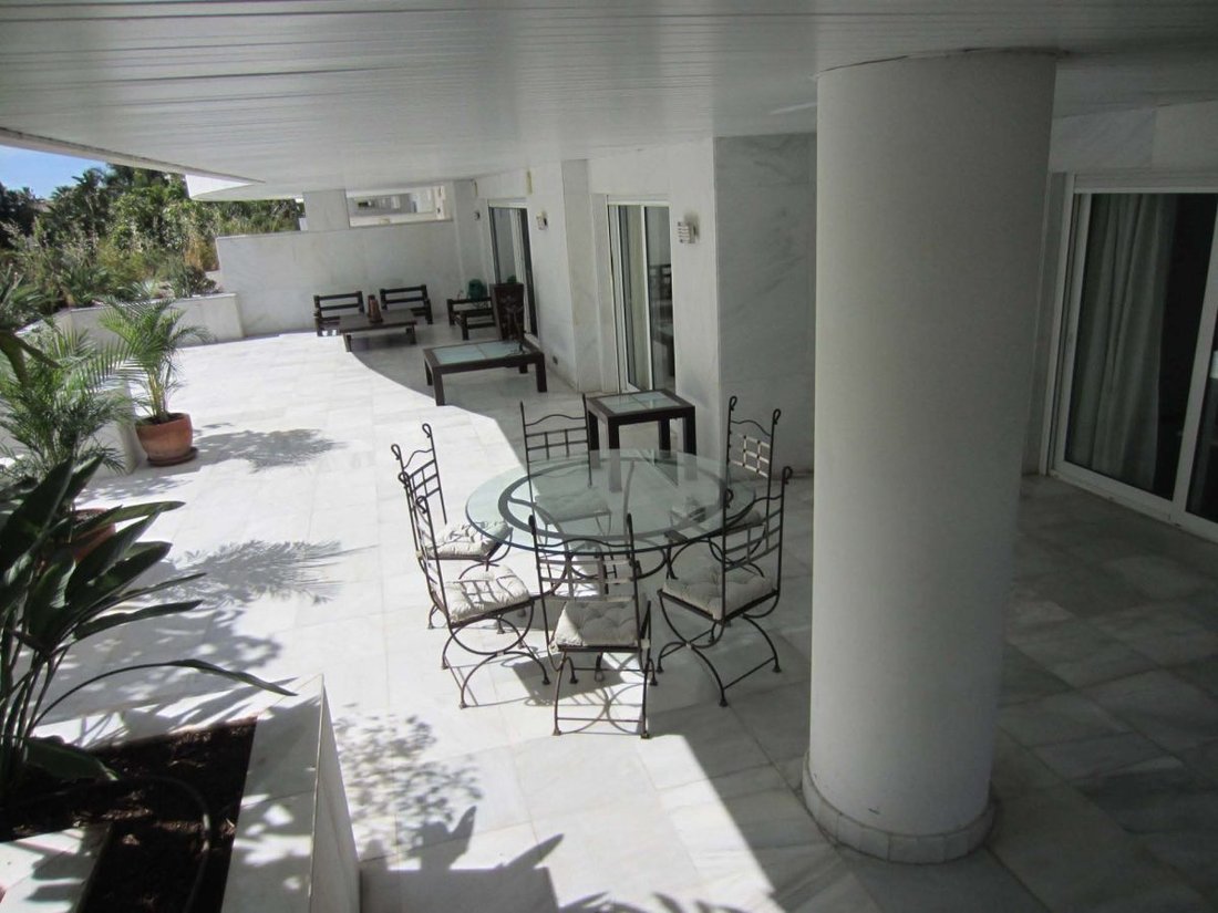 Apartment in Puerto Banus, Marbella, Spain 2 - 18862314