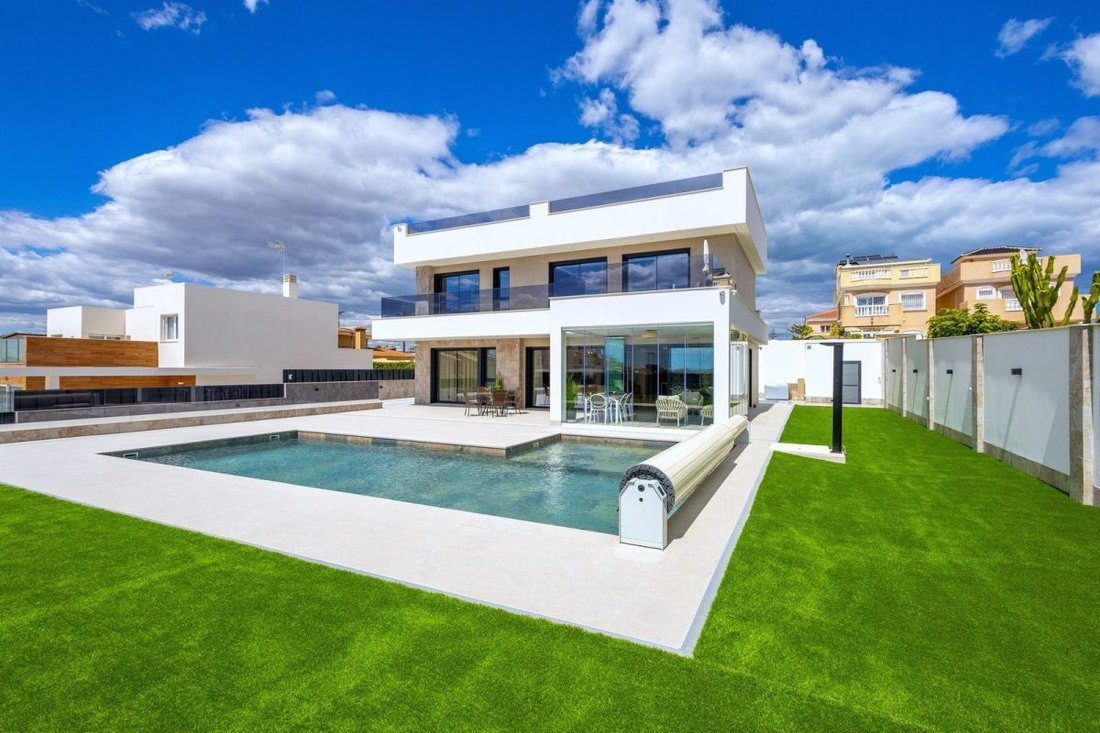 Villa in Torrevieja, Valencian Community, Spain 1 - 18862250
