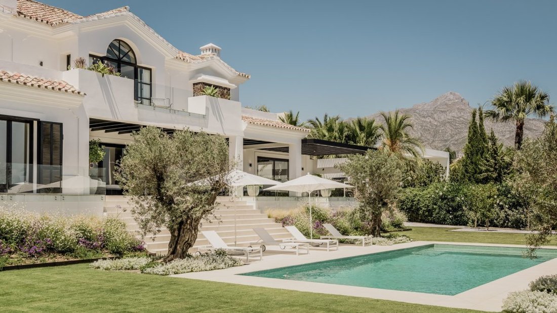 Villa in Nueva Andalucía, Marbella, Spanien 1 - 18864573