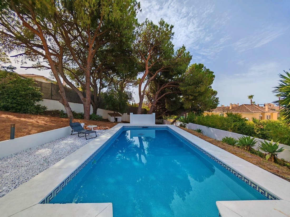 Villa in Elviria-Cabopino, Marbella, Spanien 2 - 18859821