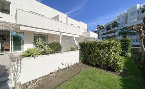 Stadthaus in Gualdalmansa, Estepona, Andalusien 1