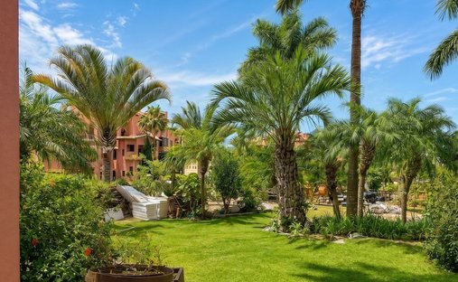 Apartment in Cancelada, Estepona, Andalusia 1
