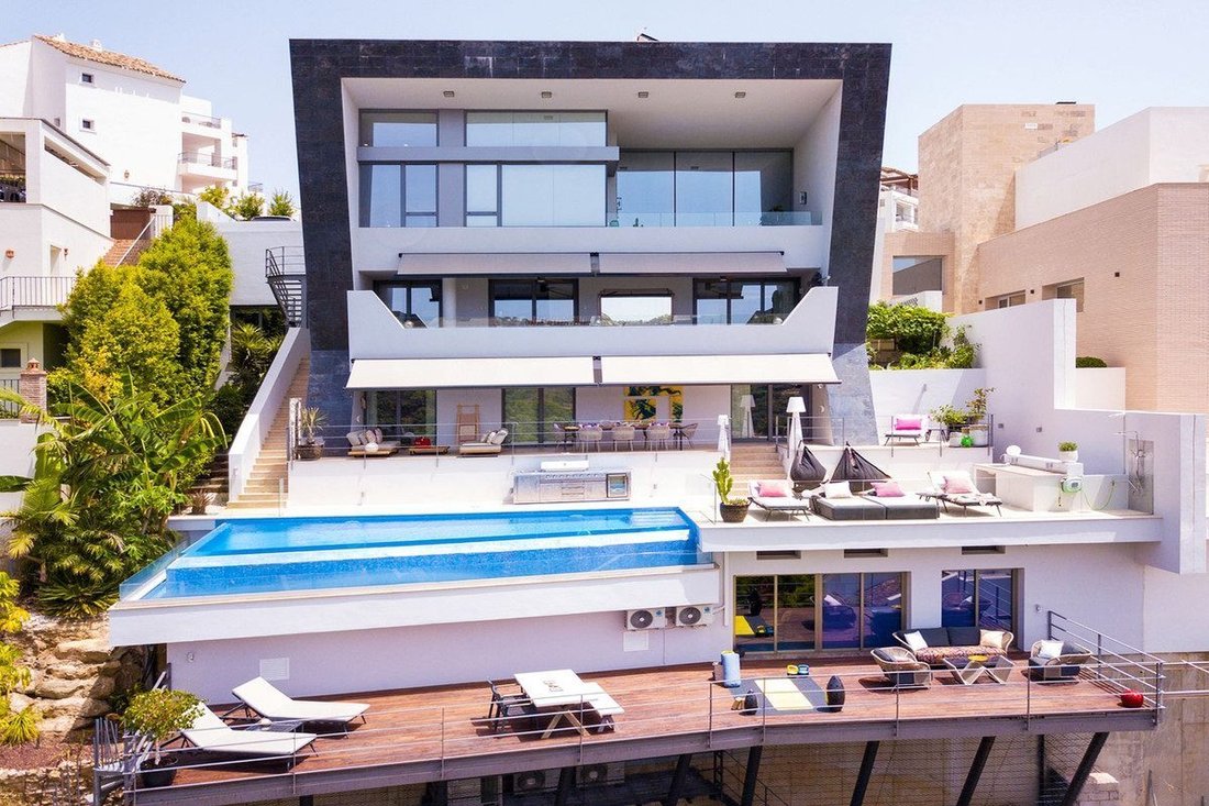 Villa in Benahavis, Andalusia, Spain 1 - 18860115