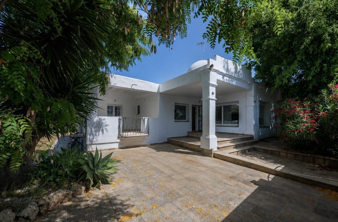 Villa à Elviria-Cabopino, Marbella, Espagne 1 - 18863923