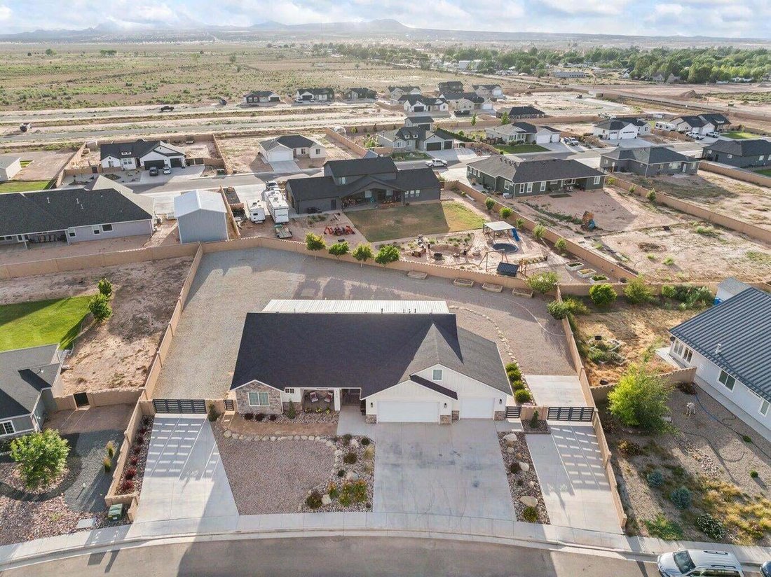 House in Cedar City, Utah, United States 2 - 18858027