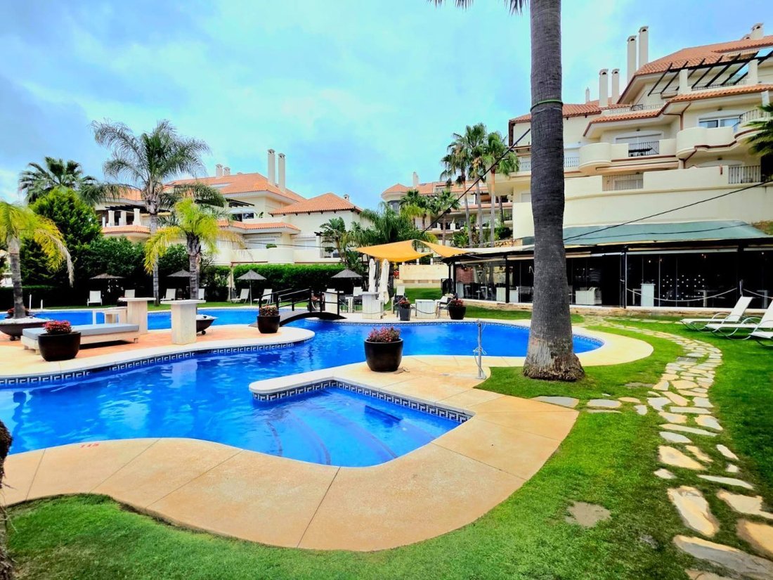 Appartamento a Puerto Banus, Marbella, Spagna 1 - 18859565