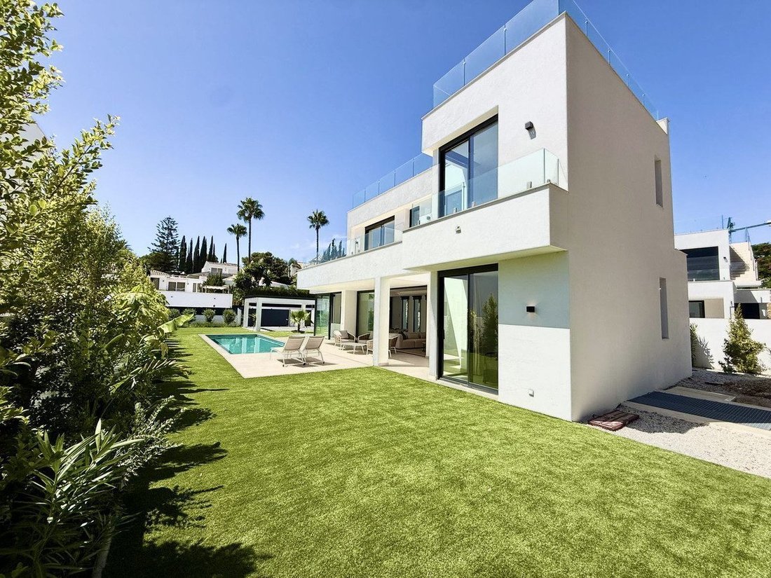 Villa in Estepona, Andalusia, Spain 3 - 18867652