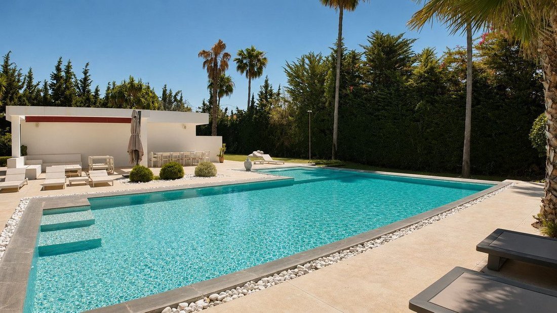 Villa in Guadalmina Baja, San Pedro de Alcantara, Spain 3 - 18864828