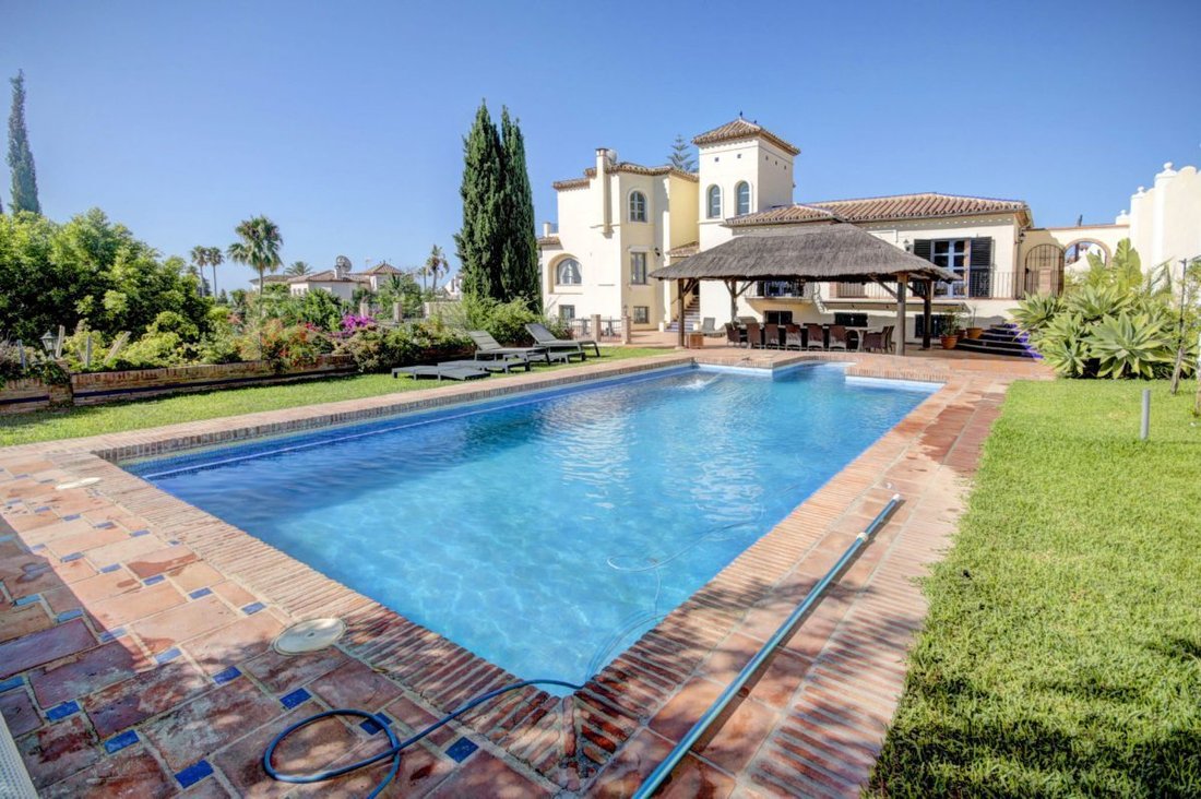 Villa en Estepona, Andalucía, España 1 - 18864616