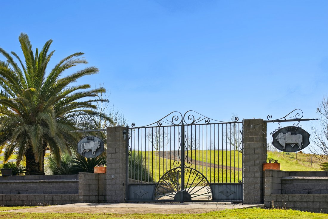 Farm Ranch in Fordsdale, Queensland, Australia 4 - 18857955