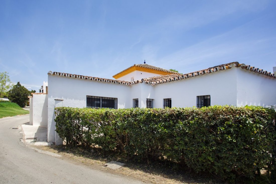 Villa in Guadalmina Baja, San Pedro de Alcantara, Spain 1 - 18865030