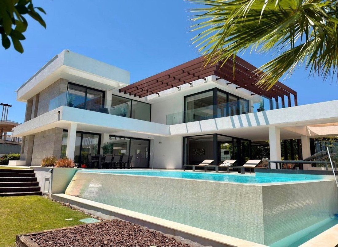 Villa in Estepona, Andalusia, Spain 1 - 18859611