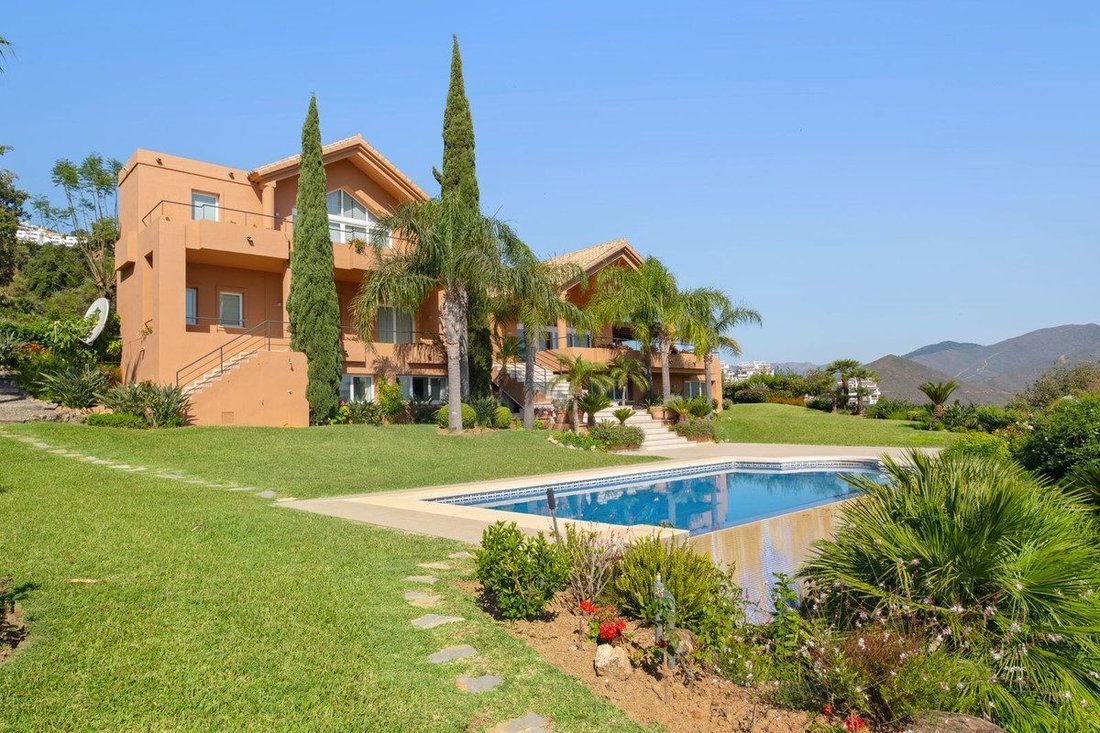Villa in Elviria-Cabopino, Marbella, Spain 1 - 18865091