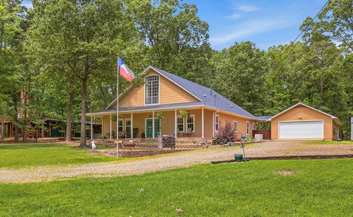 House in Scroggins, Texas, United States 1
