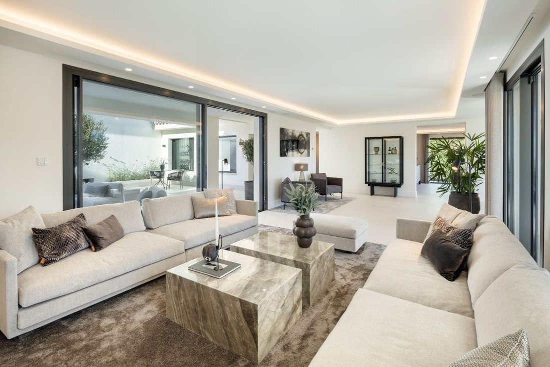 Villa in Nueva Andalucía, Marbella, Spanien 2 - 18863869
