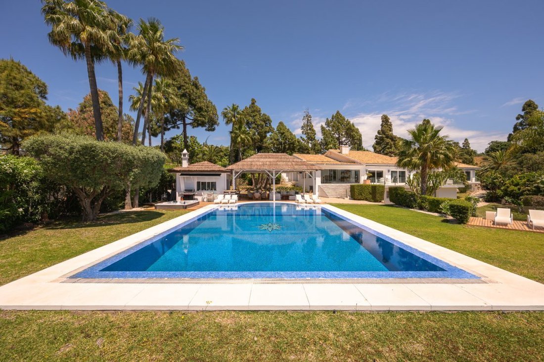 Villa in Elviria-Cabopino, Marbella, Spain 1 - 18859554