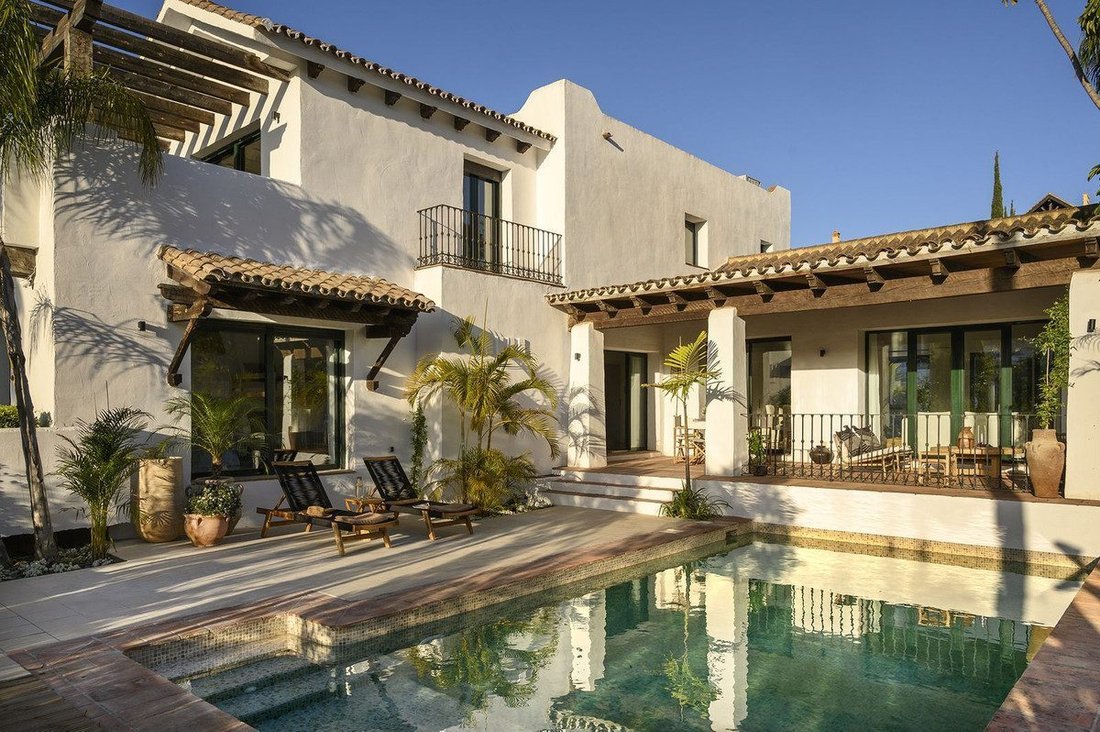 Villa a Estepona, Andalusia, Spagna 1 - 18864624