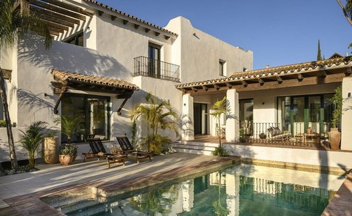 Villa in Estepona, Andalusien, Spanien 1