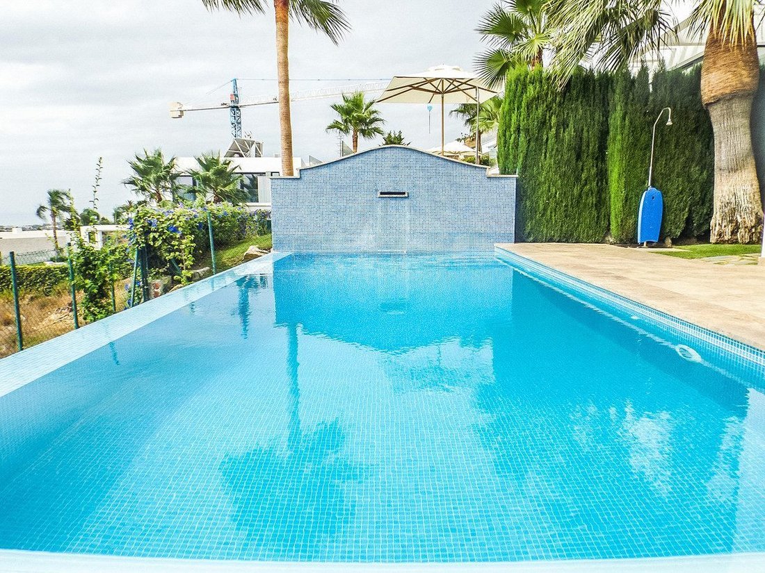 Villa a El Paraíso, Benahavís, Spagna 3 - 18867719