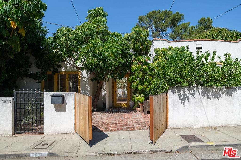 Los Angeles, California, United States 4 - 18858944