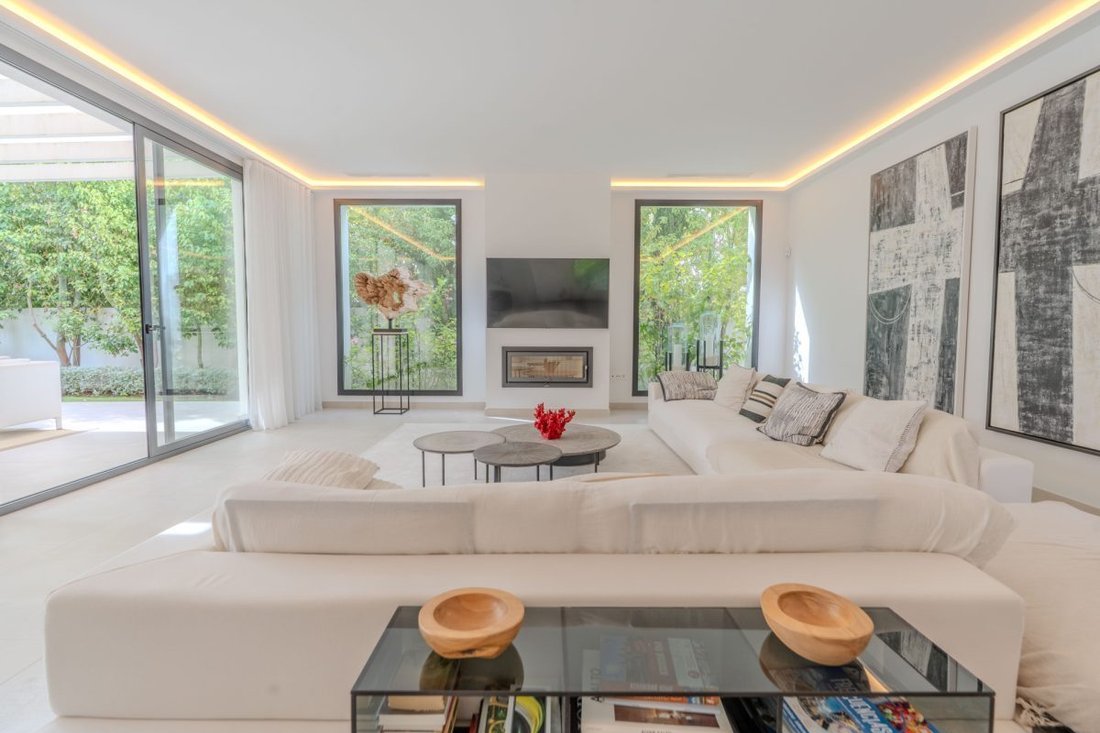 Villa in Sierra Blanca, Marbella, Spain 4 - 18860410