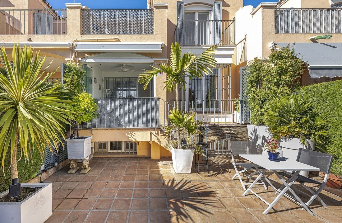 Townhouse in Marbella, Andalusia, Spain 3 - 18865624