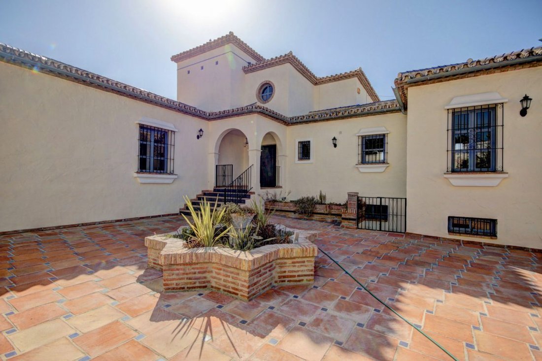 Villa en Estepona, Andalucía, España 2 - 18864616