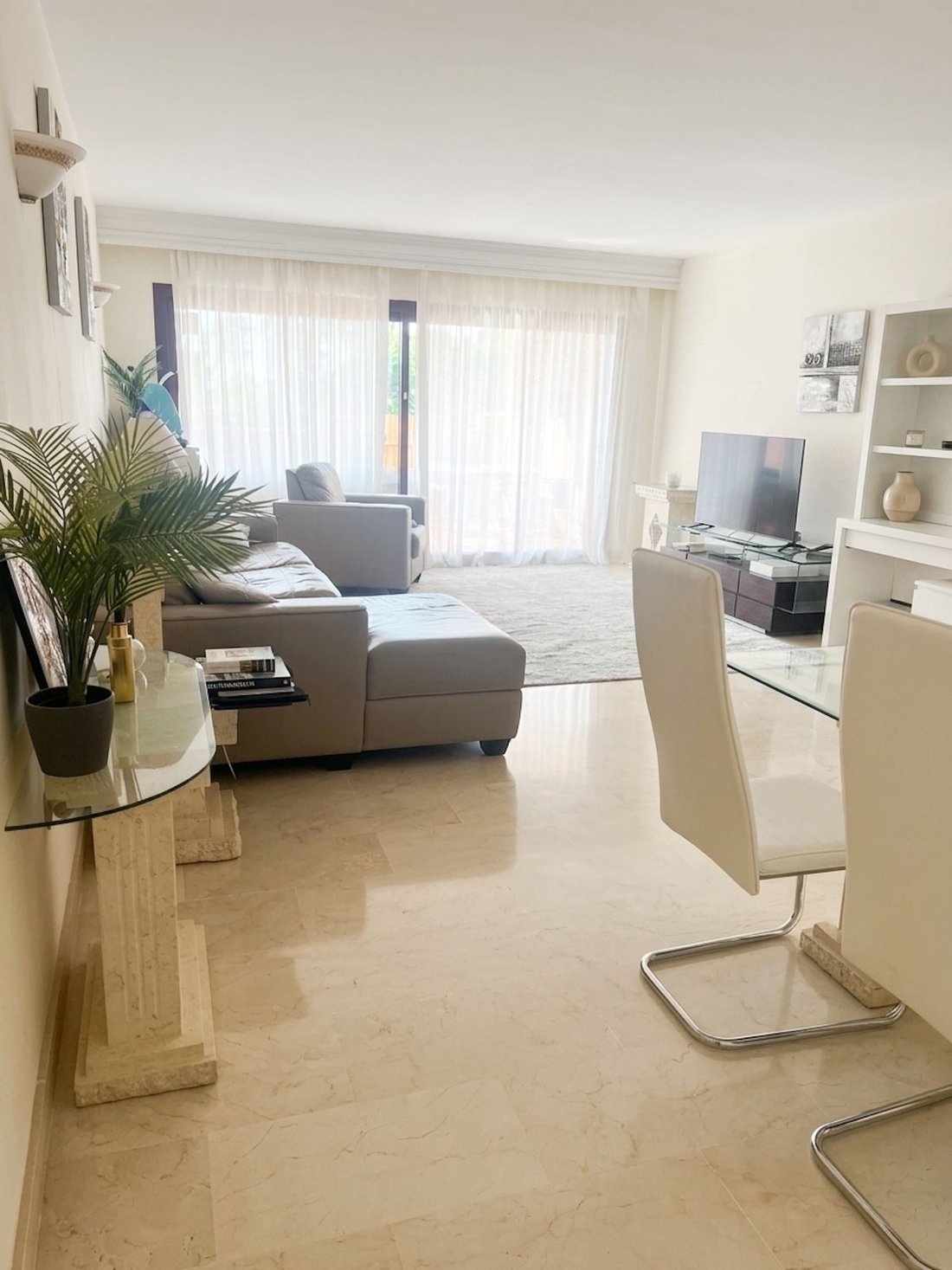 Apartment in Benahavis, Andalusia, Spain 3 - 18860696