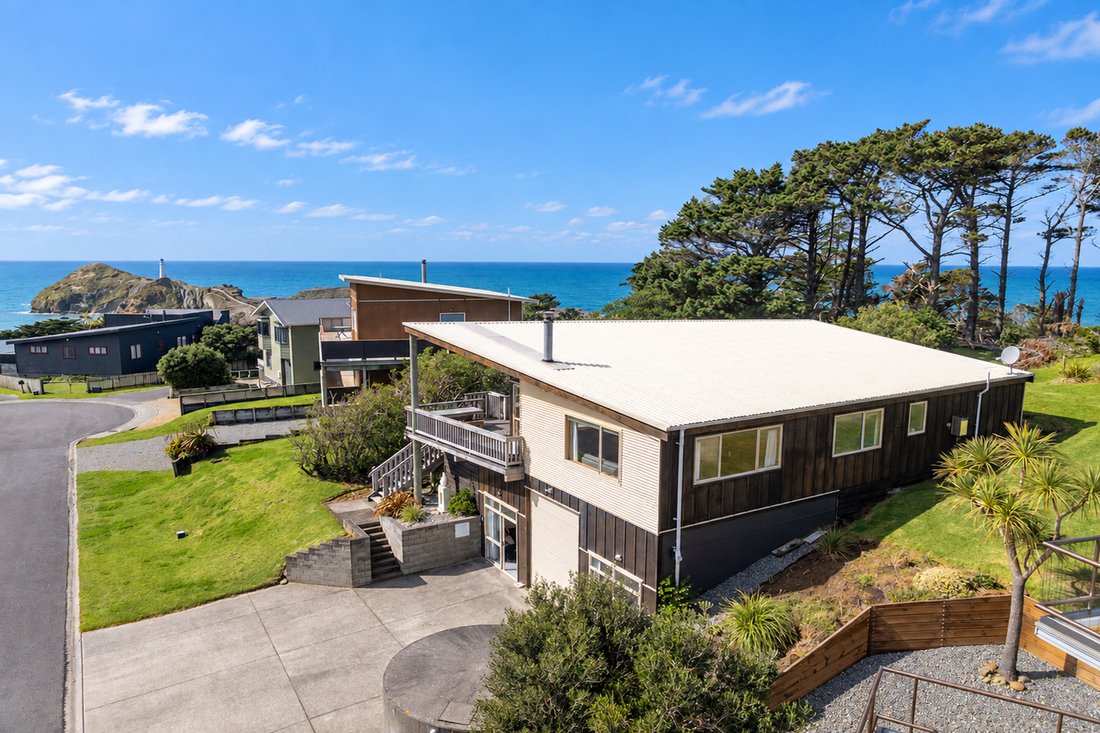 House in Castlepoint, Wellington, New Zealand 1 - 18858203