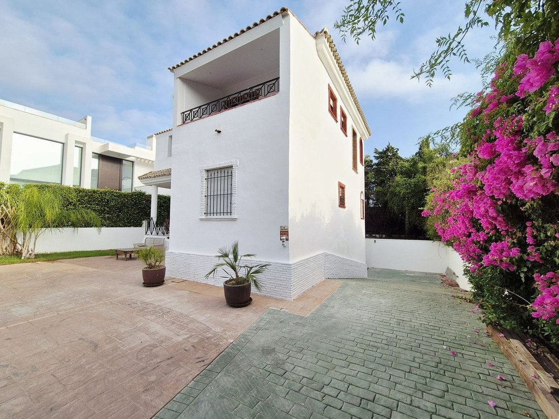 Villa a Guadalmina Baja, San Pedro de Alcántara, Spagna 4 - 18861352