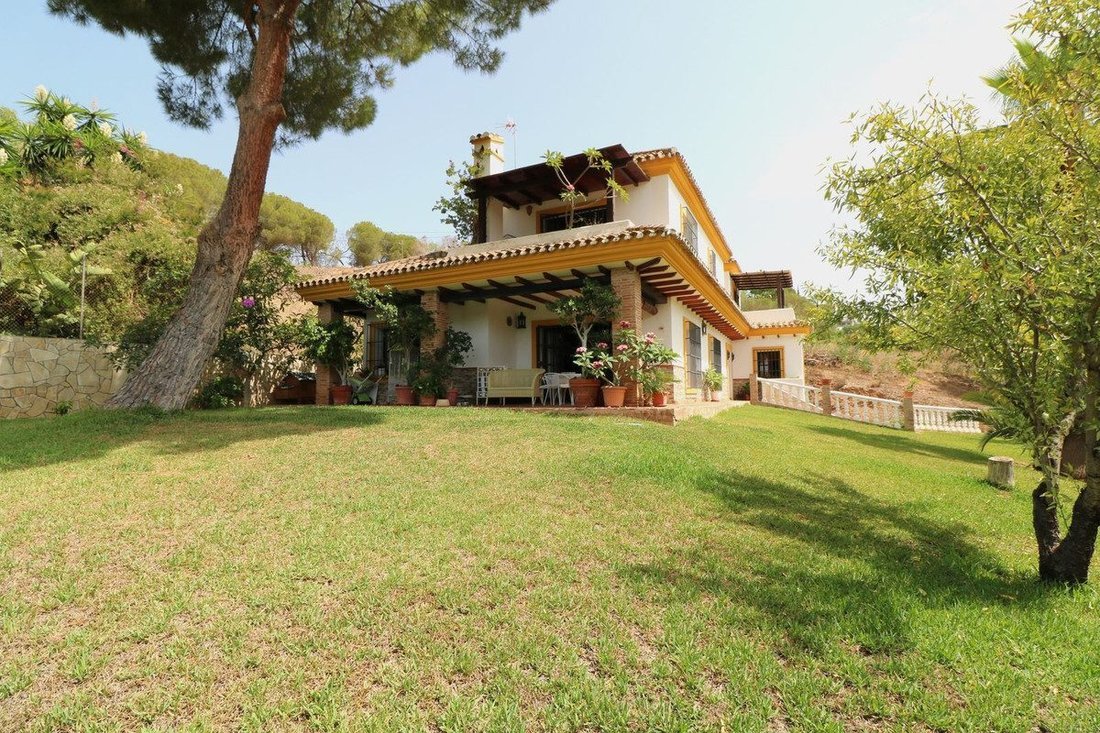 Villa in Elviria-Cabopino, Marbella, Spanien 1 - 18859431