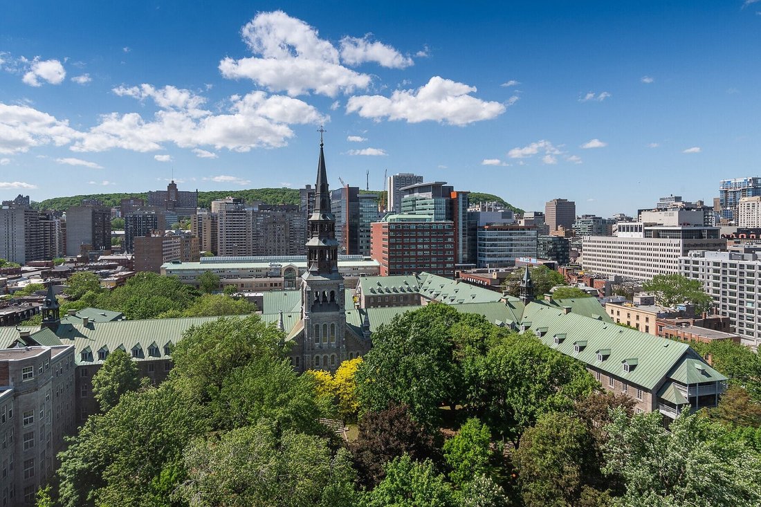 Condo in Montreal, Quebec, Canada 1 - 18858212