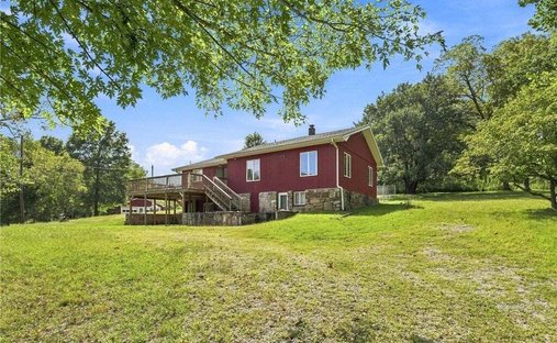 House in Edwards, Missouri, United States 1