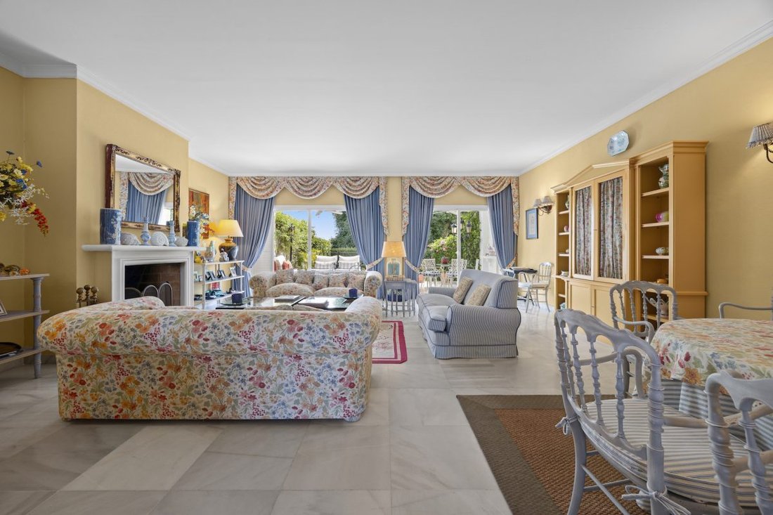 Townhouse in Estepona, Andalusia, Spain 2 - 18859235