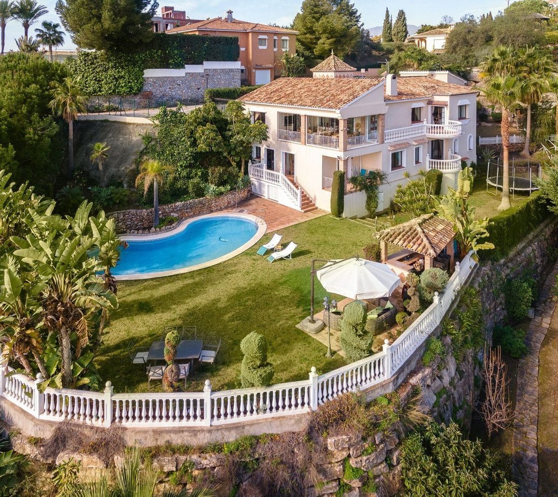 Villa a Estepona, Andalusia, Spagna 1 - 18868297