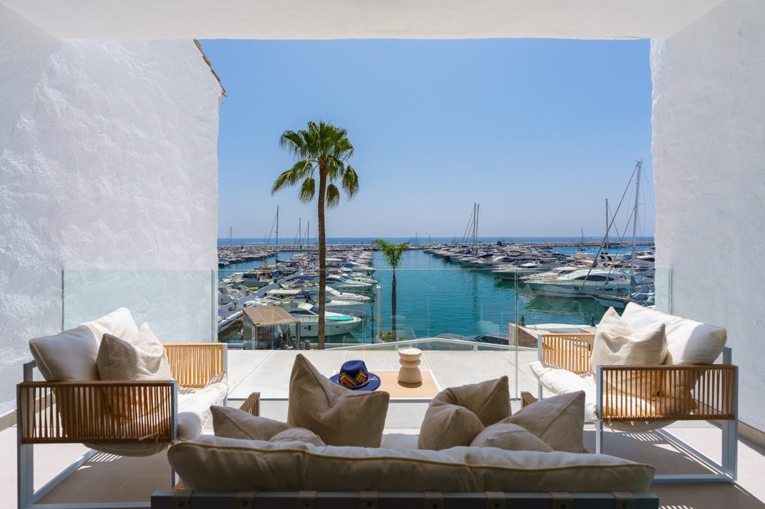 Apartment in Puerto Banus, Marbella, Spain 3 - 18862764