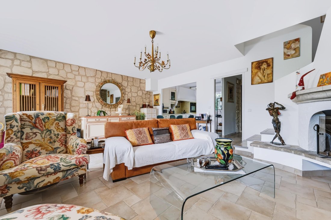 House in Esperes, Villeneuve-Loubet, France 4 - 18859083
