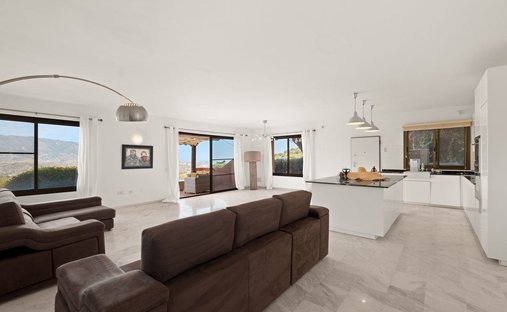 Apartment in Elviria-Cabopino, Marbella, Spain 1