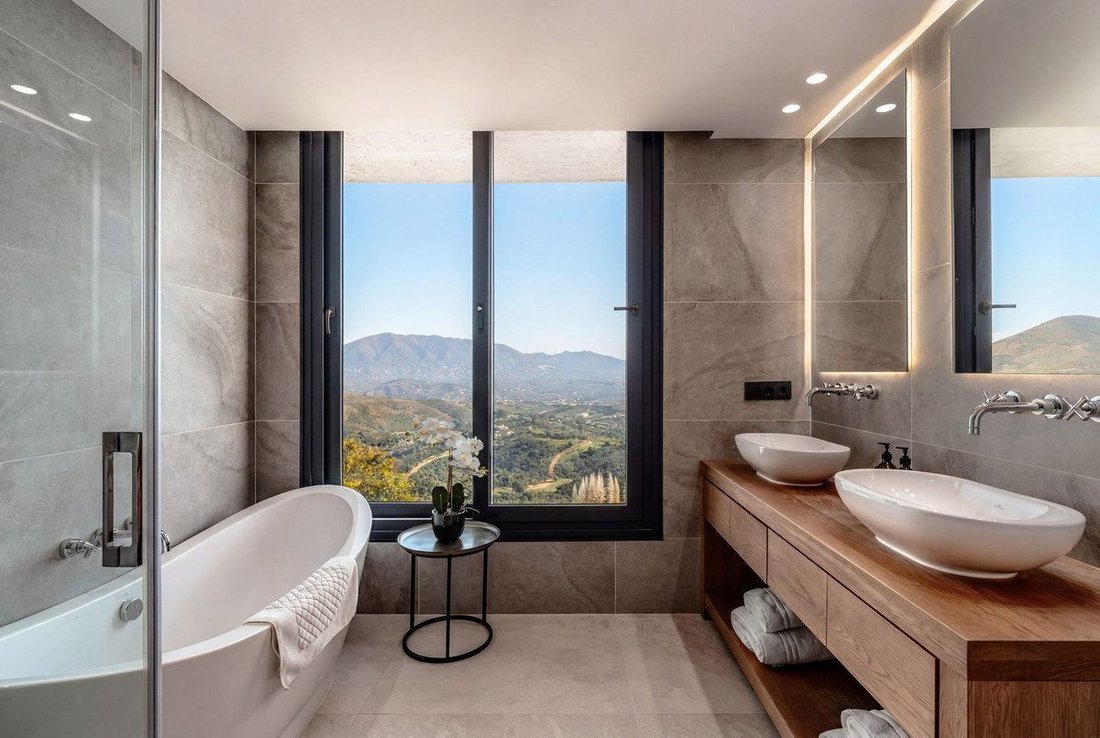 Villa in Elviria-Cabopino, Marbella, Spain 5 - 18862547
