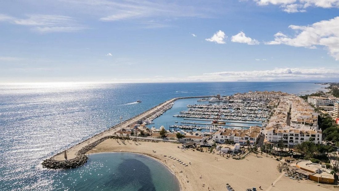 Apartment in Puerto Banus, Marbella, Spain 2 - 18860224