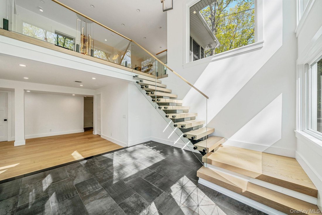 House in Smithtown, New York, United States 5 - 18859138