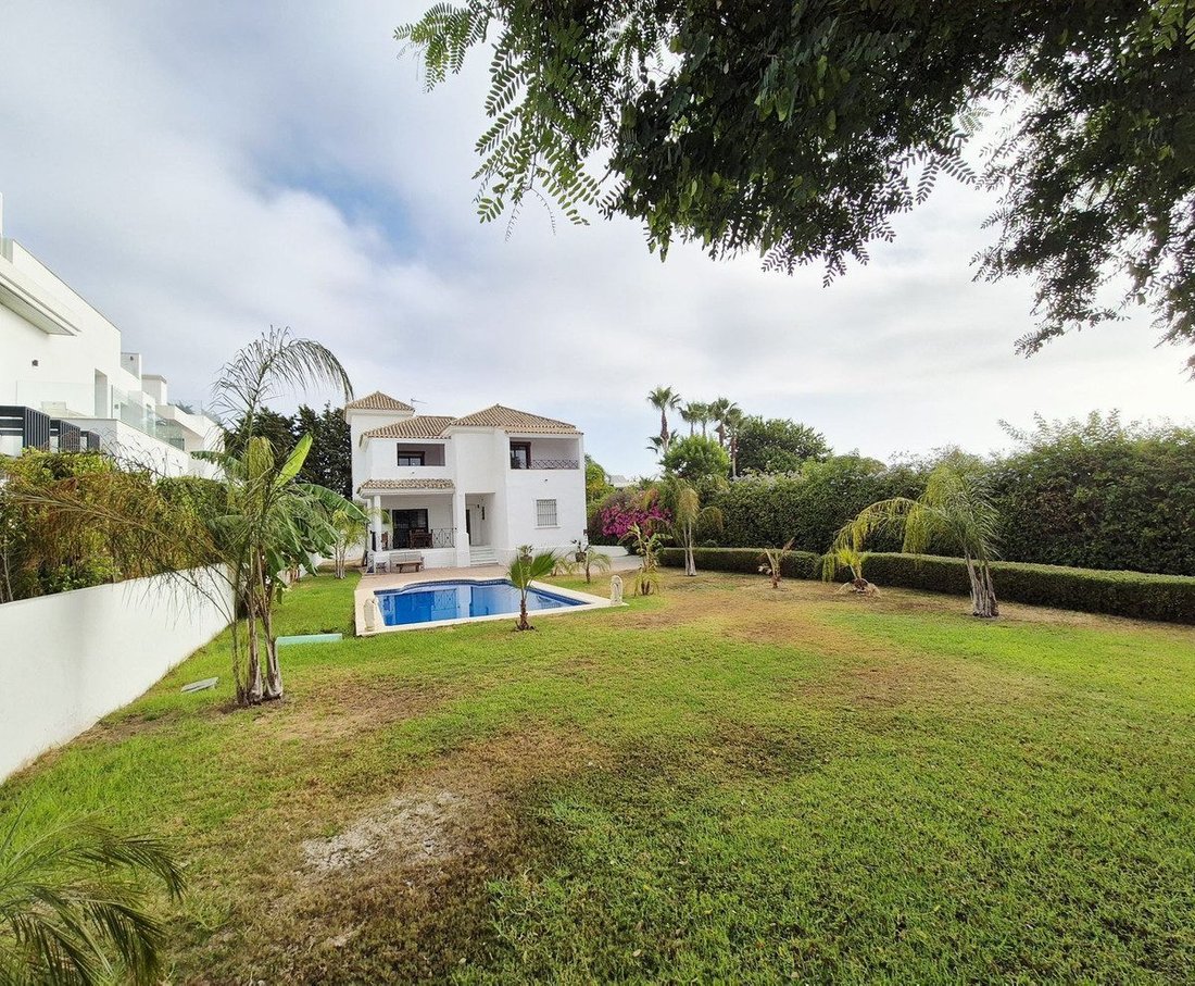 Villa a Guadalmina Baja, San Pedro de Alcántara, Spagna 3 - 18861352